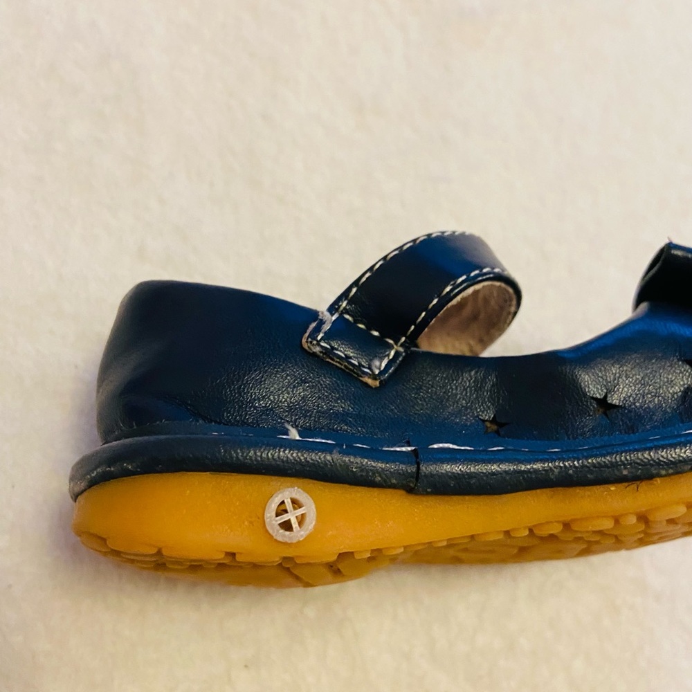Shoes:Toddler Blue Leather Velcro Size 3 EUC - Picture 2 of 5